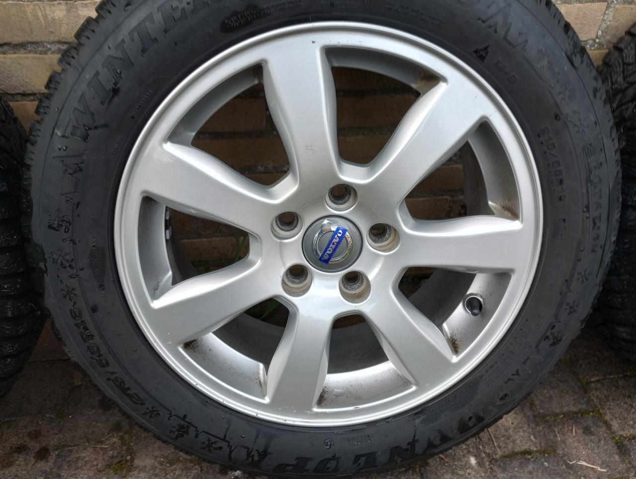 Volvo V60 velgen met Dunlop Winter Sport 5