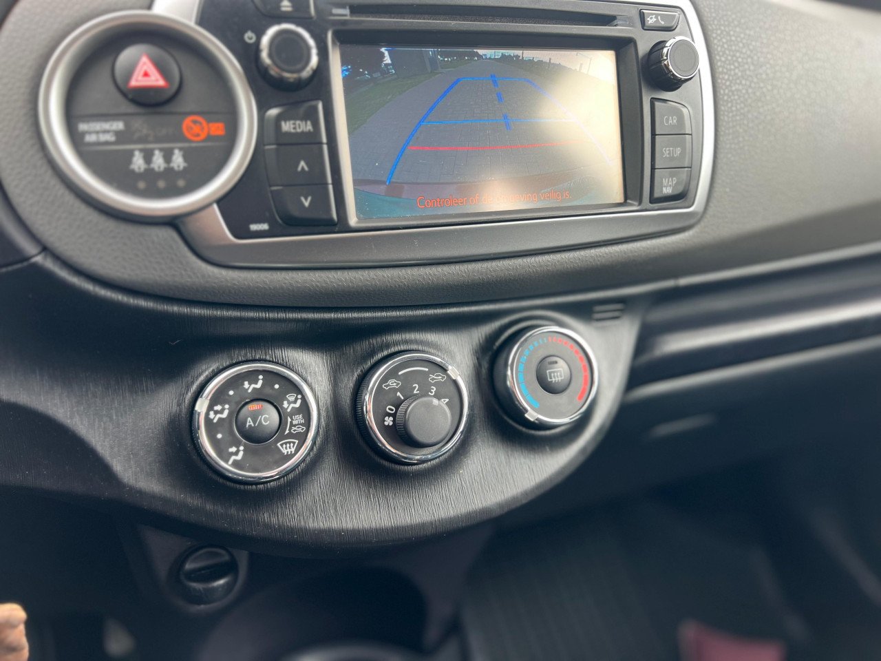 Toyota Yaris 1.3 VVT- i Aspiration | 5- Deurs | Automaat!  | Navi + Camera