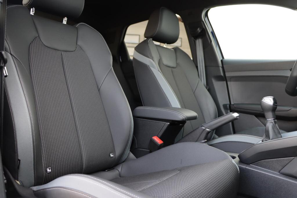 Audi A1 Sportback 30 tfsi s edition 115pk | carplay | sensoren