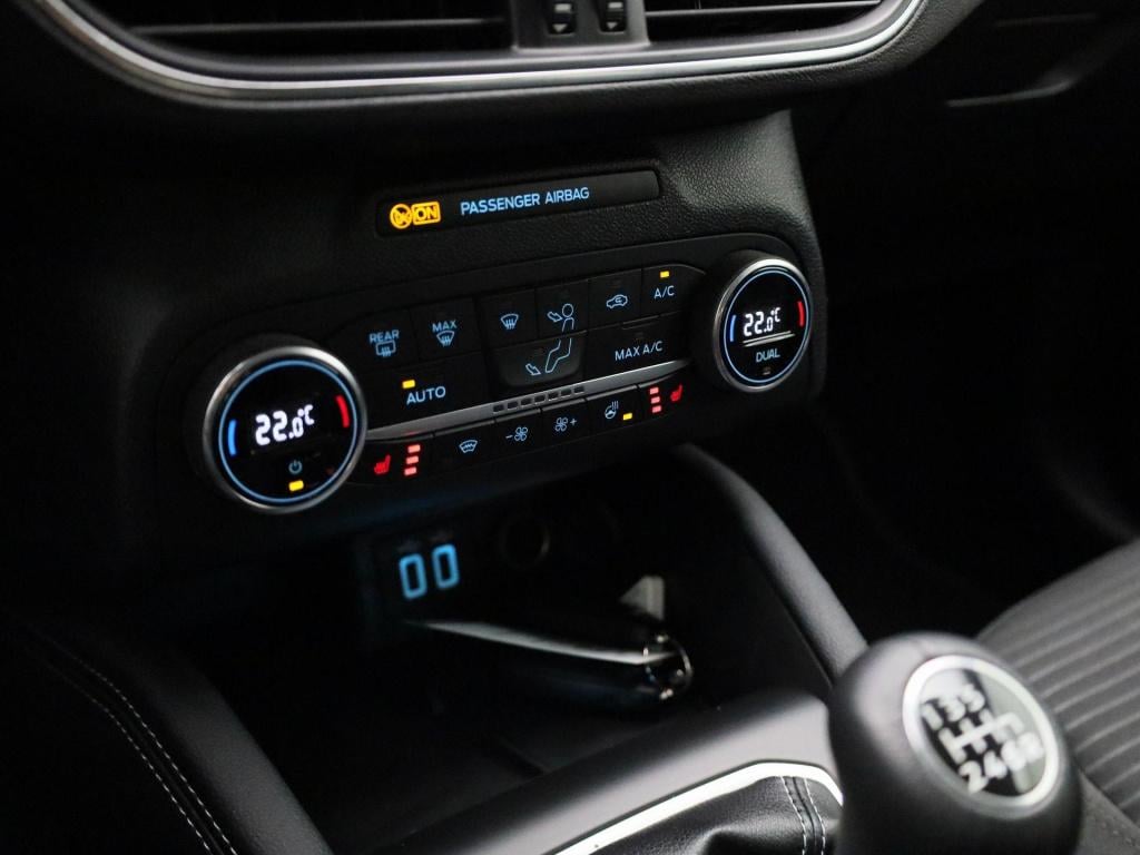 Ford Focus wagon 1.0 ecoboost hybrid titanium x business | lmv | parkeer se