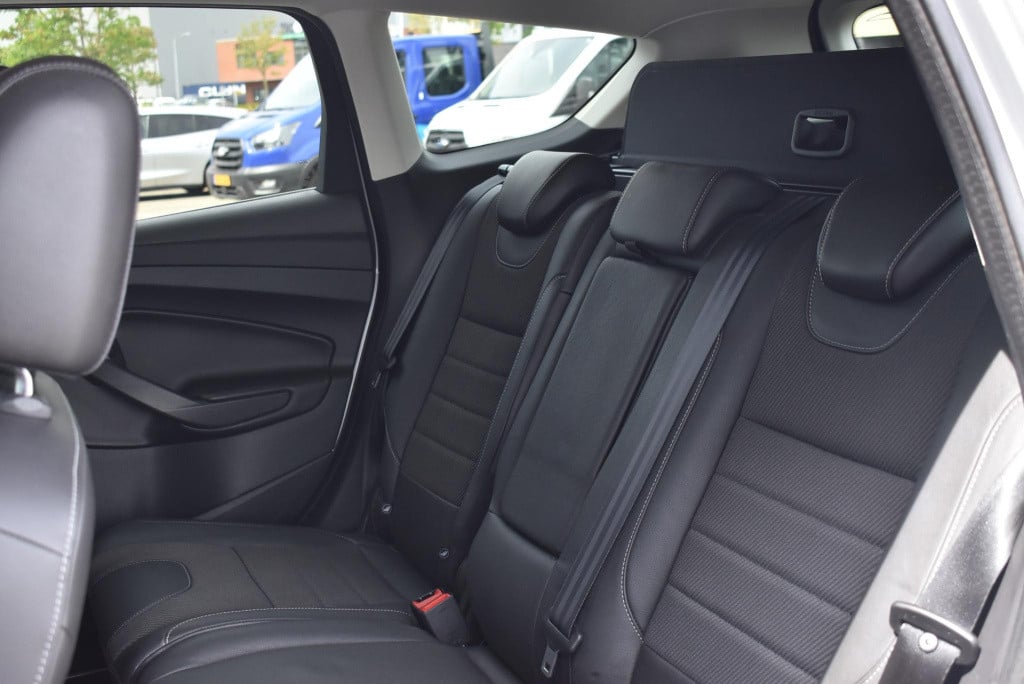 Ford Kuga 1.6 titanium 4wd | automaat | climate control | adaptieve cruise 