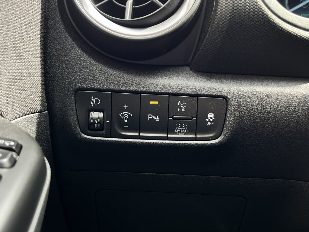 Hyundai Kona 1.6 gdi hev premium | automaat | camera | apple/ android carpl