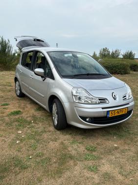 Zeer goed onderhouden Grand Modus uit  2011 met 44.500 km op de teller