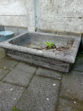 Natuurstenen wasbak antiek
