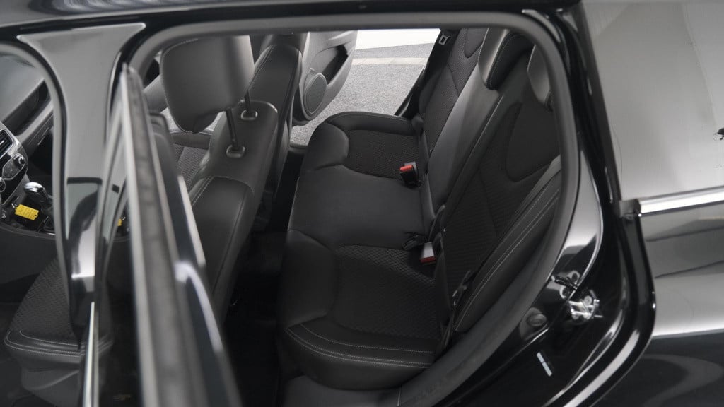 Renault Clio estate tce 90 intens | trekhaak | navigatie | parkeersensoren 