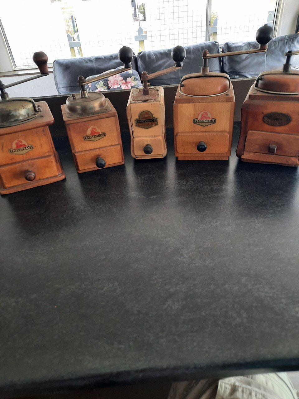 "Zassenhaus" koffiemolens 5 stuks.