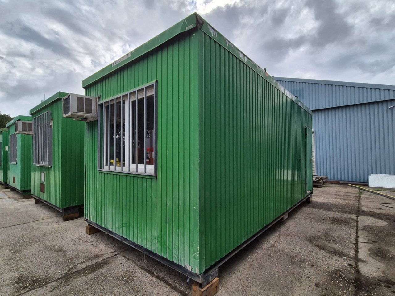 Meerdere 6x3m kantoorunits / bouwketen / woon/schaftunits