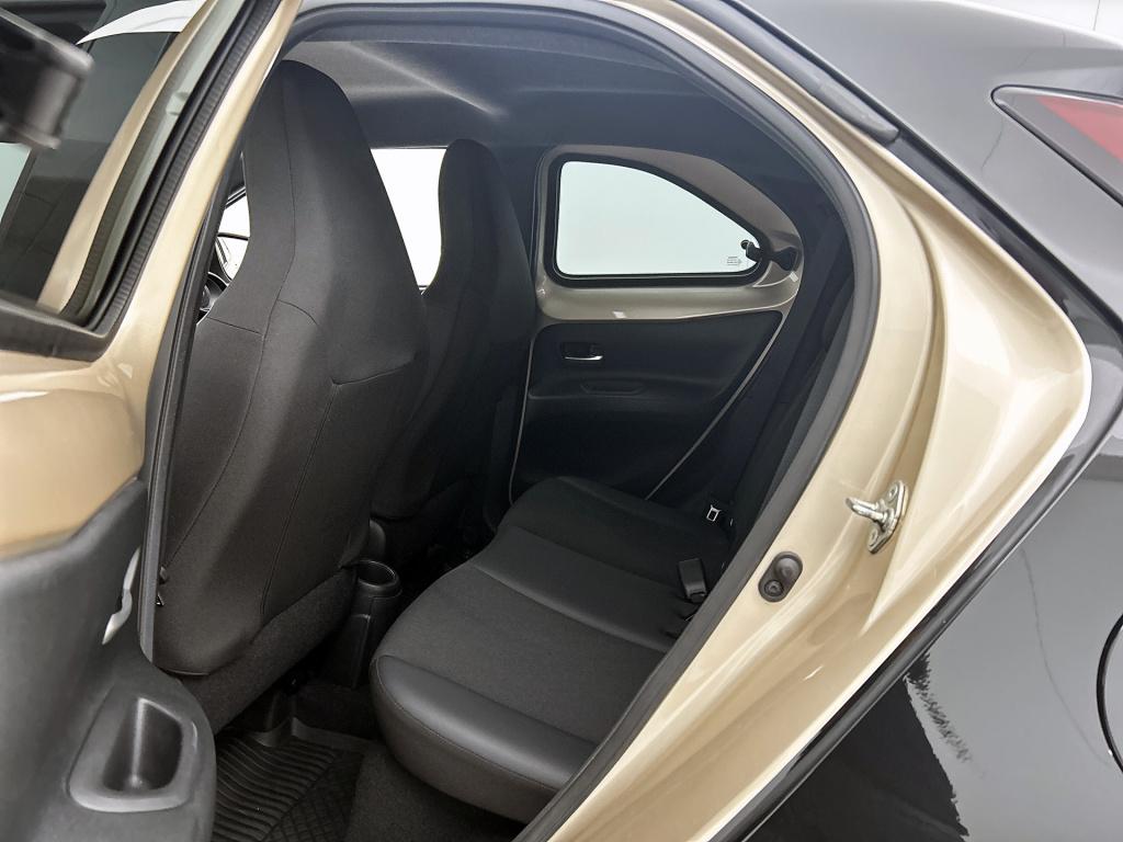 Toyota Aygo x 1.0 vvt-i s-cvt envy automaat | navigatie | jbl soundsystem |