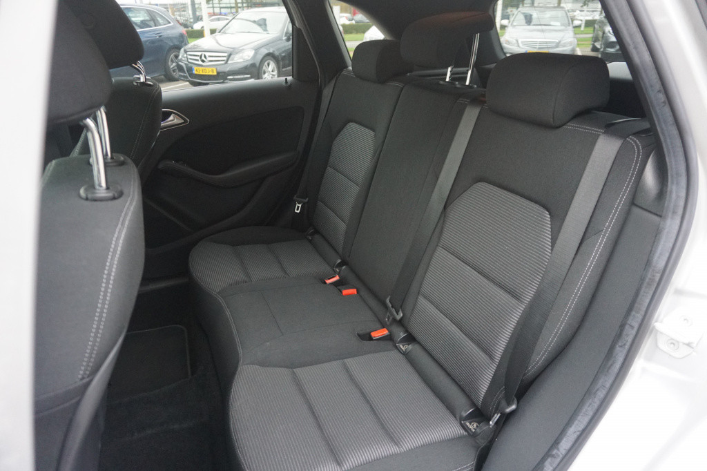 Mercedes-Benz B-Klasse 180 ambition style l facelift uitvoering l xenon l p