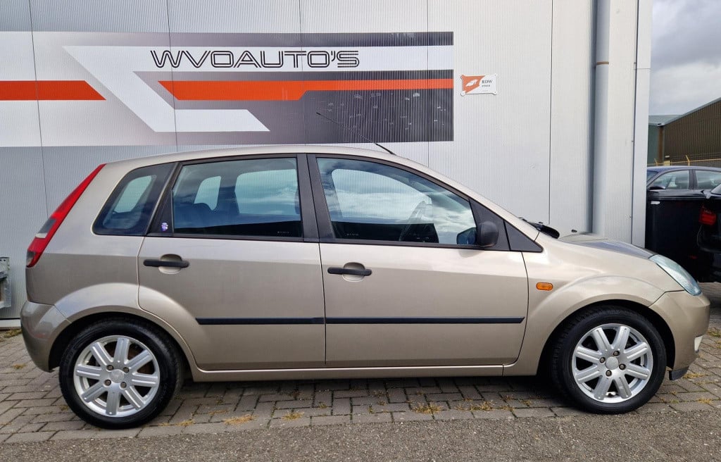 Ford Fiesta 1.6-16v ghia