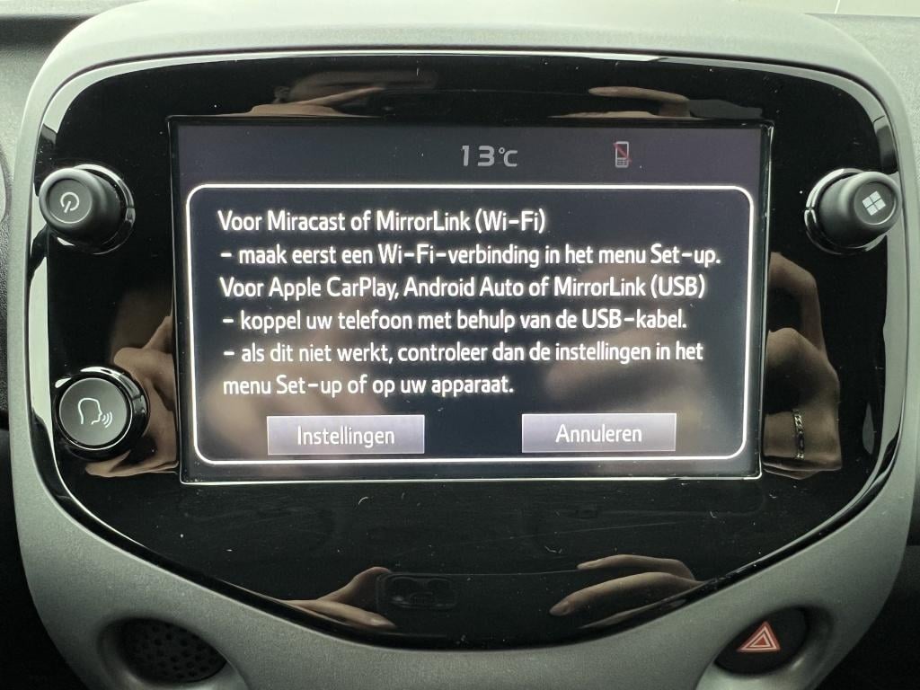 Toyota Aygo 1.0 vvt-i x-first cabrio | subwoofer | instaplijsten| uitlaatsi