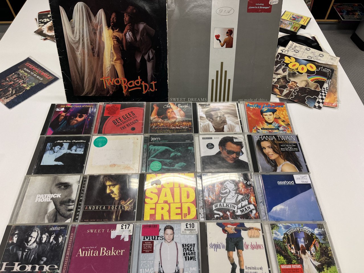 Deze cd’s en meer voor maar 1 euro 🤯 per stuk. ‘79 gaat stoppen.