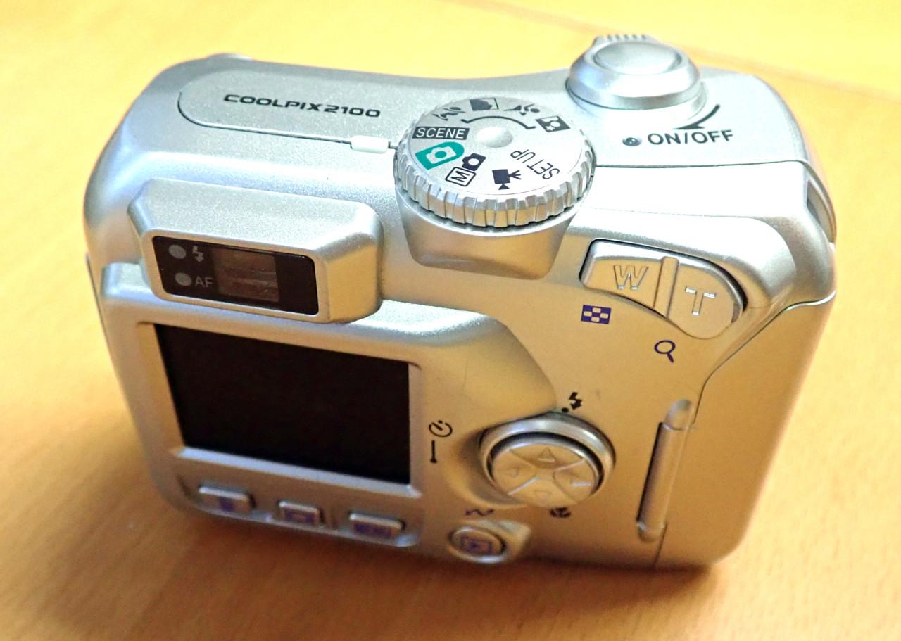 NIKON Coolpix 2100 digitale camera