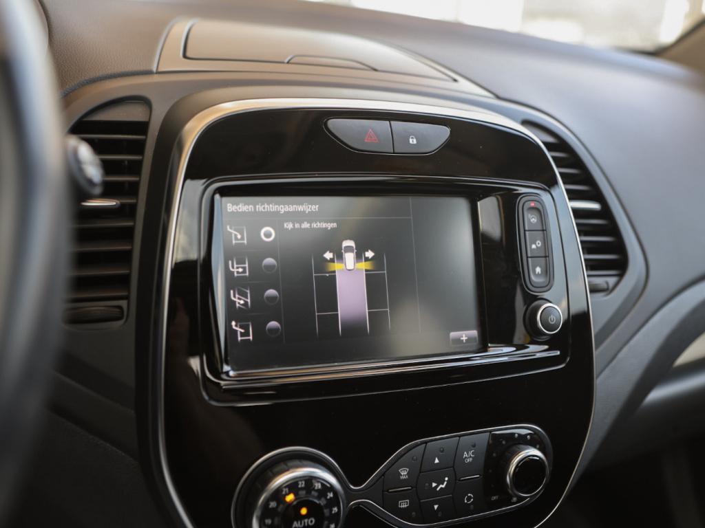 Renault Captur 1.3 tce 150pk intens automaat | panoramadak | trekhaak | nav