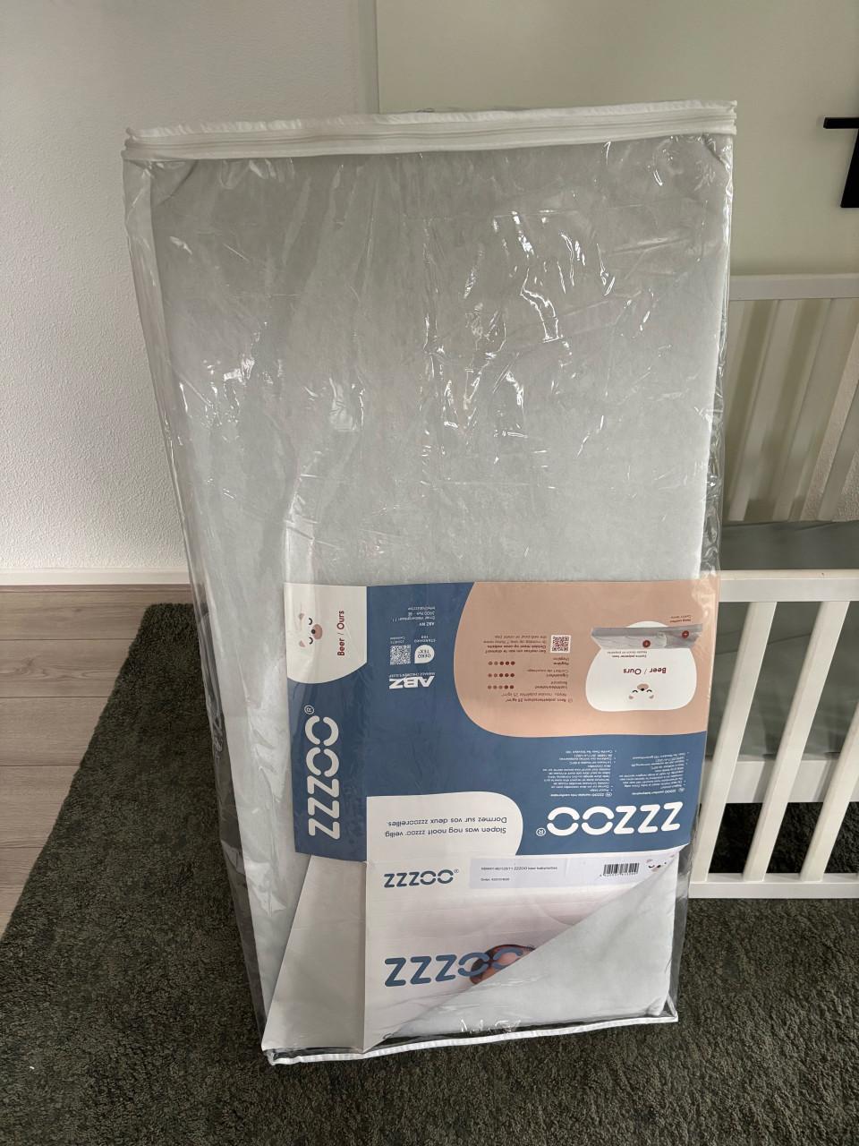 Ledikant meegroeibed 60x120cm + 2 matrasjes