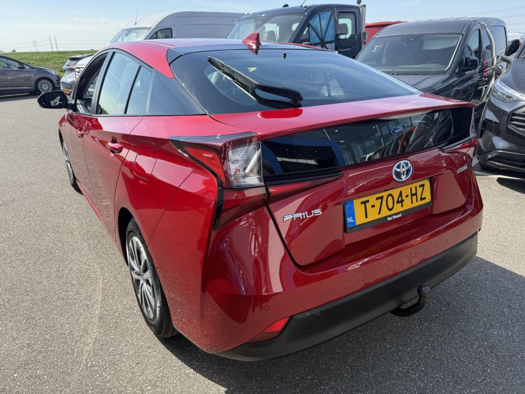 Toyota Prius 1.8 executive automaat | trekhaak | winterset | panoramadak | 