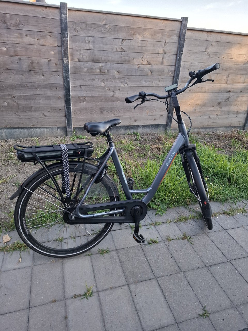 Stella livorno elektrische fiets (moet snel weg)