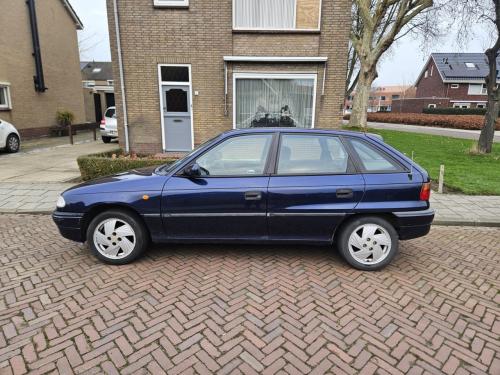 Opel Astra F 1600