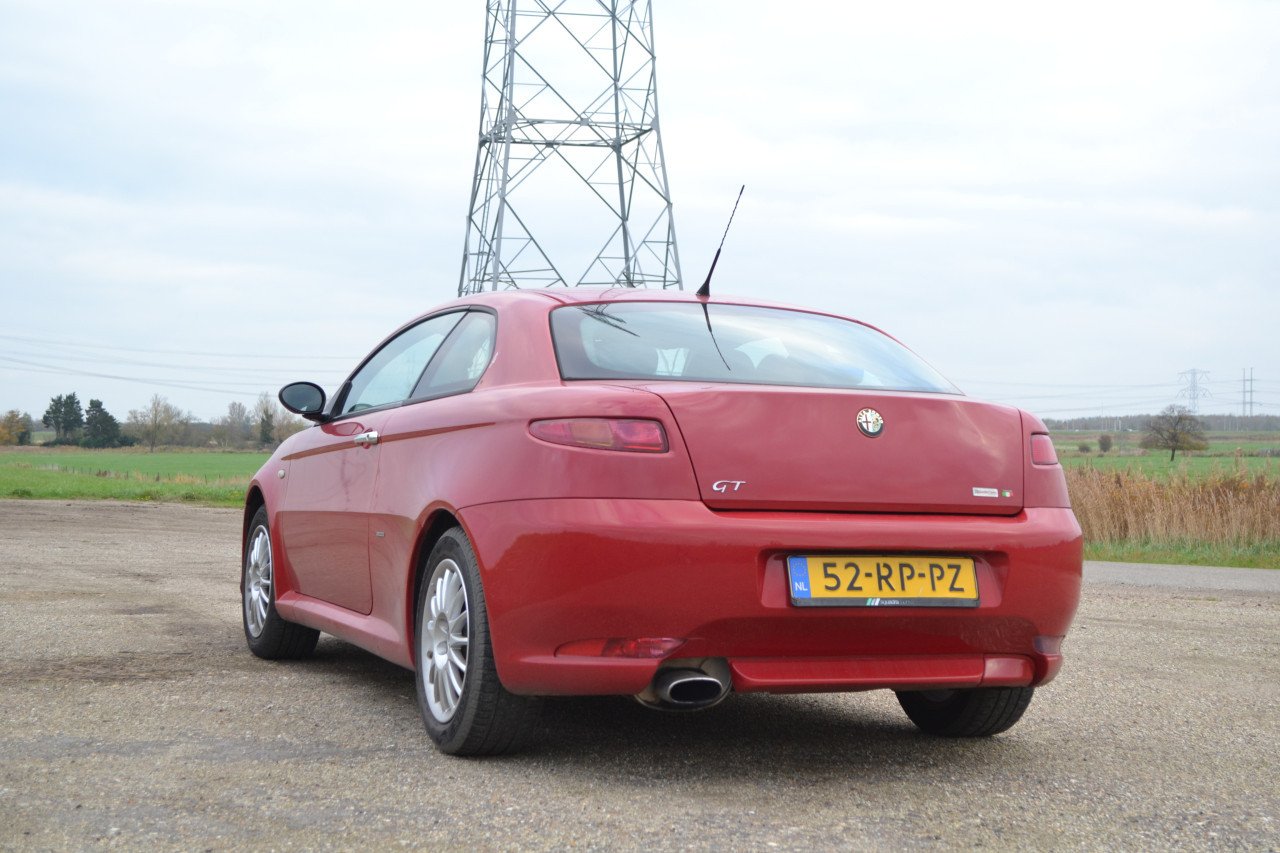 Alfa Romeo GT 1.8 Twin Spark Progression