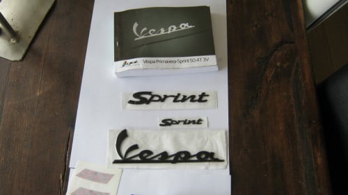 VESPA IGET BOEKJE EN ACCE  VOOR 20 EURO