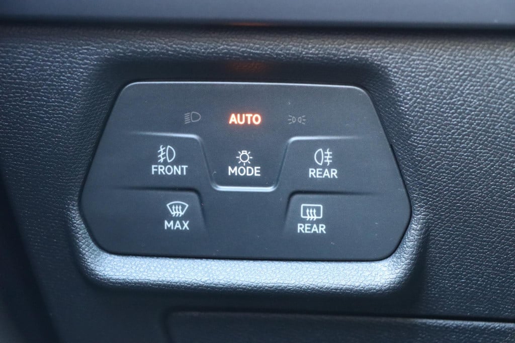 Cupra Leon 1.5 tsi ehybrid business 204pk dsg6