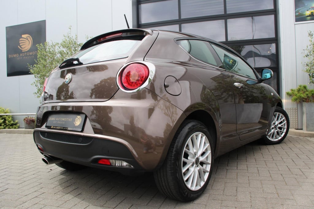 Alfa Romeo MiTo 1.4 super - nieuwe dis.riem + w.p - rijklaar - 1e eig - dea