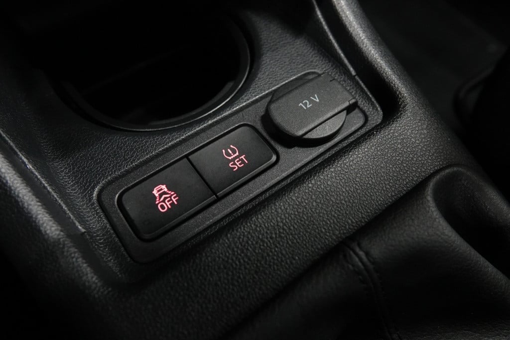 Volkswagen UP! 1.0 bmt move up! | cruise | bluetooth | airco |