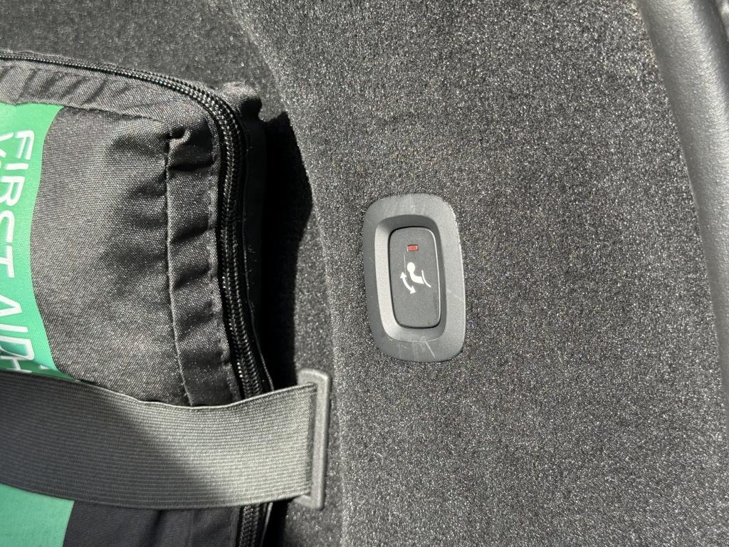 Volvo V90 t4 190pk momentum |adap.cruise| leder | trekhaak | stoel/stuurve