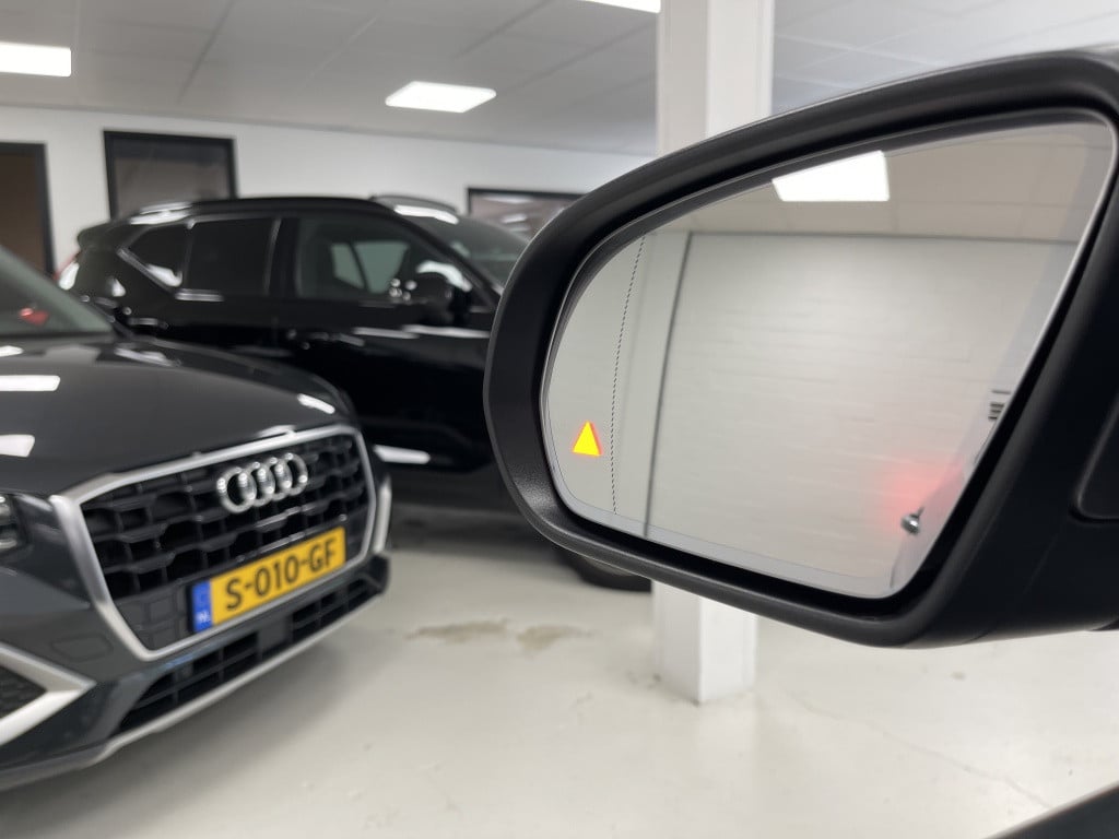 Mercedes-Benz Gla-klasse 250e amg line | trekhaak | panoramadak | 360 camer