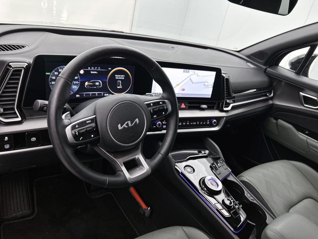 Kia Sportage 1.6 t-gdi hybrid dark edition | dark grey | stoelverwarming |
