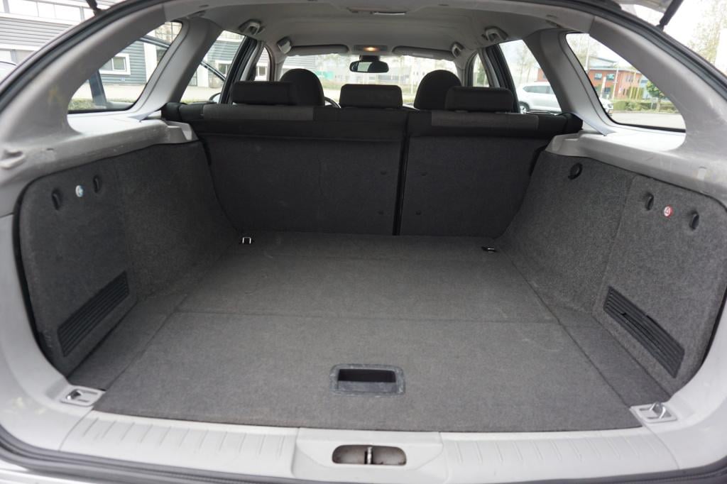 Nissan Primera estate 1.8 tekna airco / navi / elektr. ramen / camera / nap