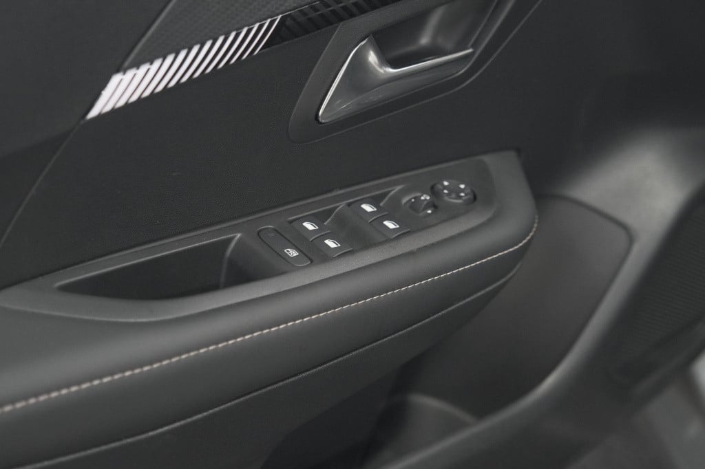 Peugeot 208 hybrid 100 e-dcs6 allure | camera | adaptieve cruise control | 