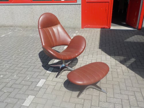 Zeer mooie kwaliteit leren fauteuil met voetenbank in zeer goede staat
