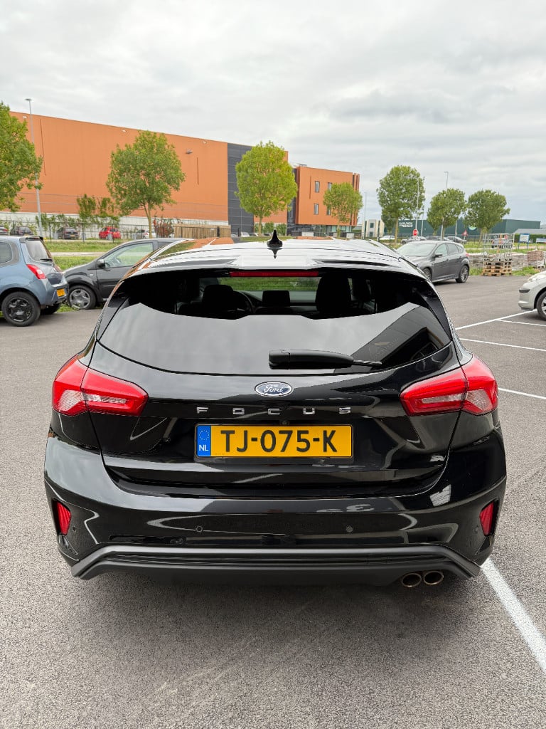Ford Focus 1.0 ecoboost st line business