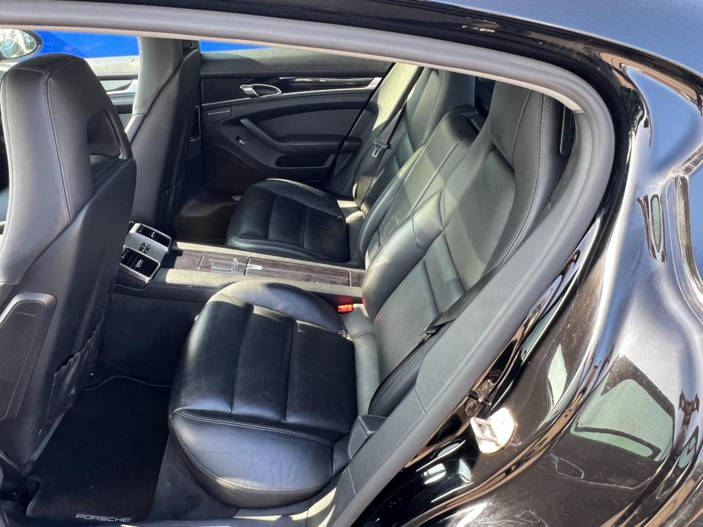 Porsche Panamera schuif/kanteldak, leer, navi, afn. trekhaak enz...