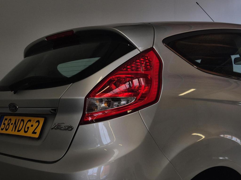 Ford Fiesta 1.4 titanium / automaat / origineel nl