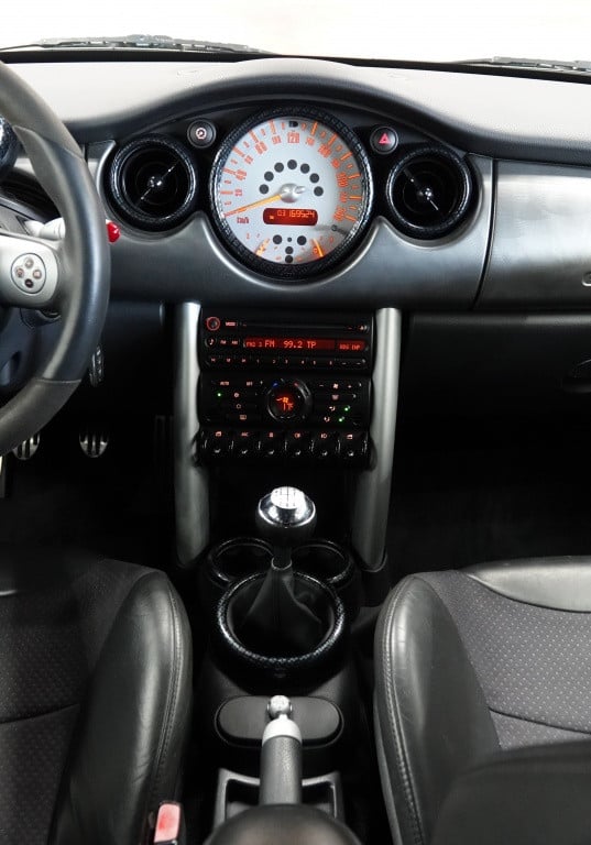 Mini Cooper mini 1.6 chili | cruise | milltek | xenon |