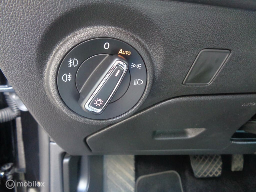 Seat Leon 1.0 ecotsi style business intense/automaat/dsg-7/airco/full led/p
