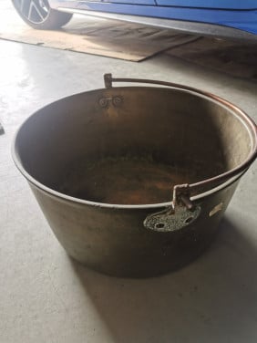 Zware koperen emmer