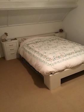 Ledikant 140x200, incl beddegoed