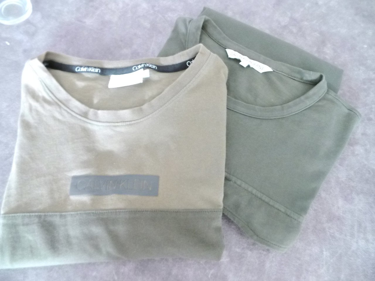 2 T-Shirts van Calvin Klein maat L.