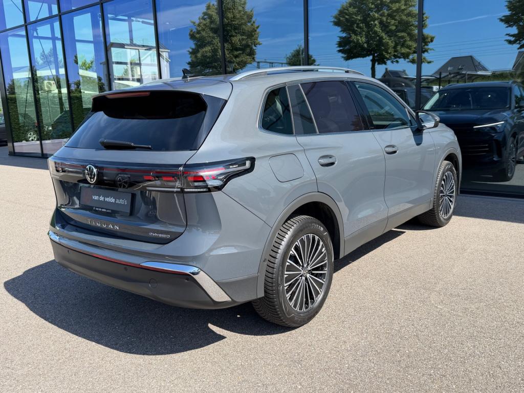 Volkswagen Tiguan 1.5 ehybrid elegance 204pk | trekhaak | all-season | dode