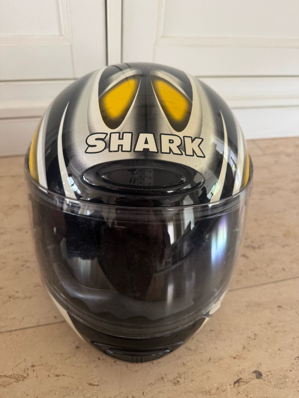 Sharp motorhelm