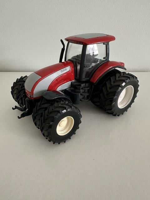 Verzameling landbouw miniaturen, o.a. Fendt & Valtra Valmet
