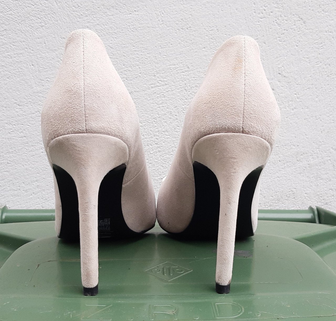 Pumps crème suède, maat 38