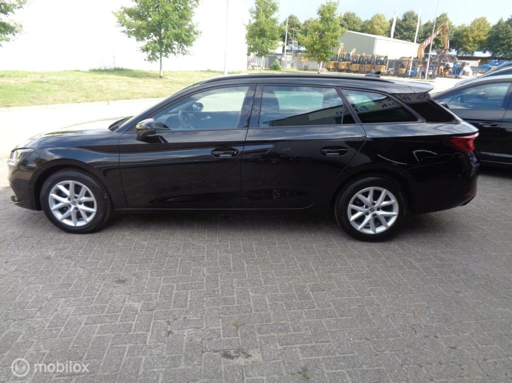Seat Leon sportstourer 1.5 tsi style business/airco/lm velgen/carplay/pdc/c