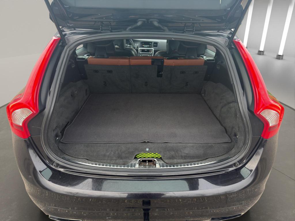 Volvo V60 2.4 d6 awd plug-in hybrid summum leer dakraam