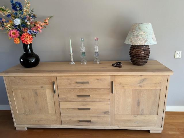 Dressoir geheel massief blank eiken (Friese meubelfabriek)