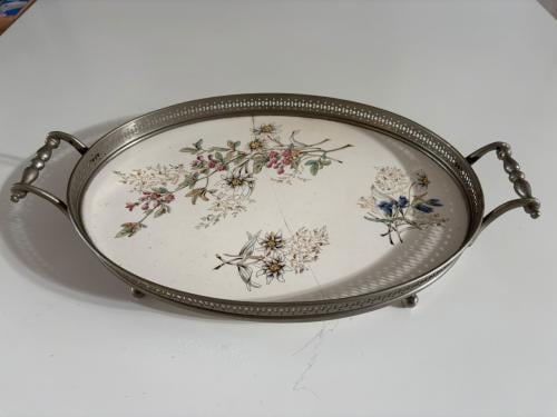 Antiek Ovaal dienblad met bloemmotief.
