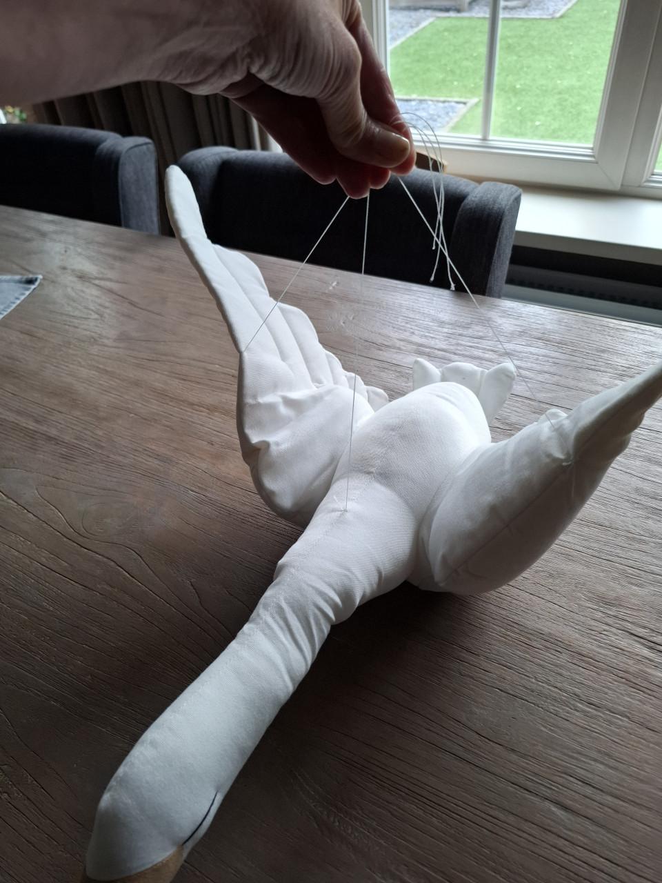 Stoffen ooievaar, eyecatcher in kinderkamer
